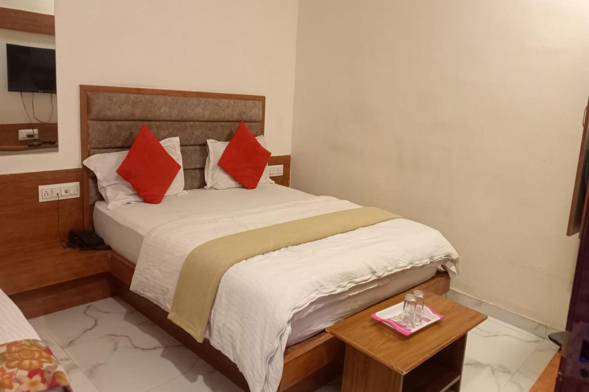 Hotel New Lake View Ahmedabad Eksteriør bilde
