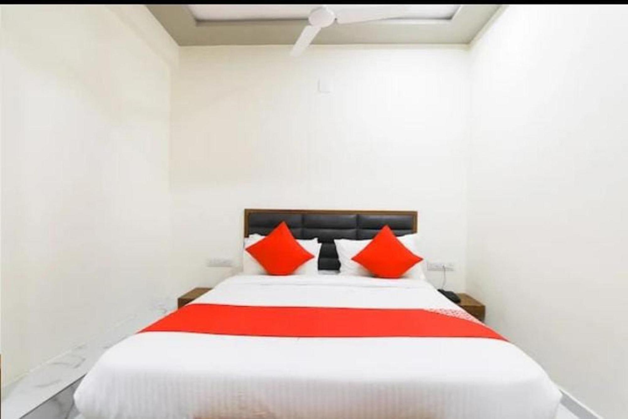 Hotel New Lake View Ahmedabad Eksteriør bilde